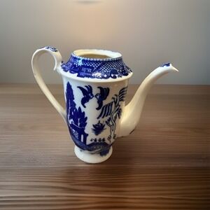 Vintage Blue Willow Tea Coffee Pot 7.5" Broken Lid Japan Blue white